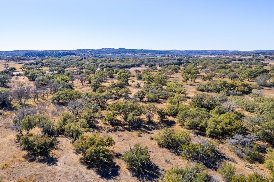 W Hwy 71 & Paleface Ranch rd, Spicewood, TX à vendre - Photo du bâtiment - Image 2 de 16