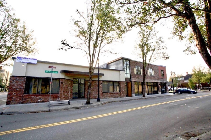 222-238 NE Roberts Ave, Gresham, OR for lease - Building Photo - Image 1 of 7