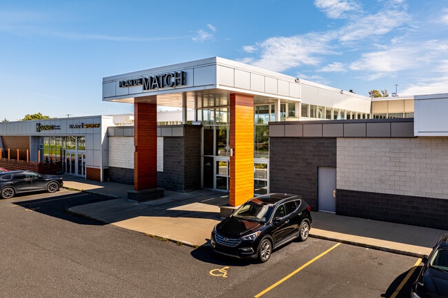 Plus de détails pour 270-280 Boul Du Fort-Saint-Louis, Boucherville, QC - Commerce de détail à louer
