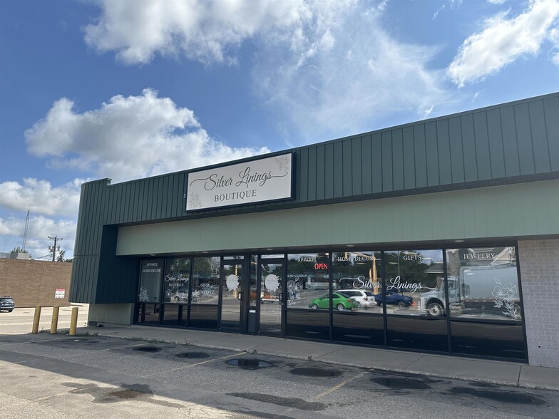 1601 S Broadway, Minot, ND for lease - Primary Photo - Image 1 of 1