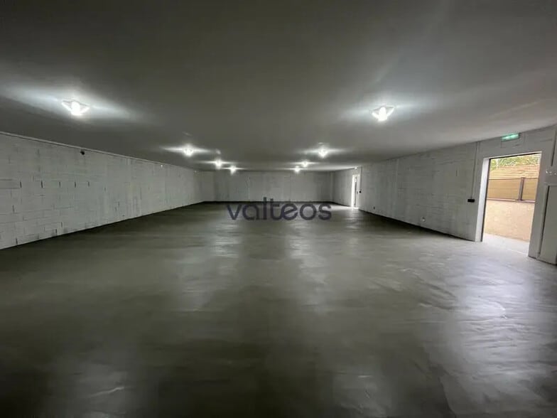 93 Rue De Maubec, Toulouse for lease - Interior Photo - Image 2 of 4