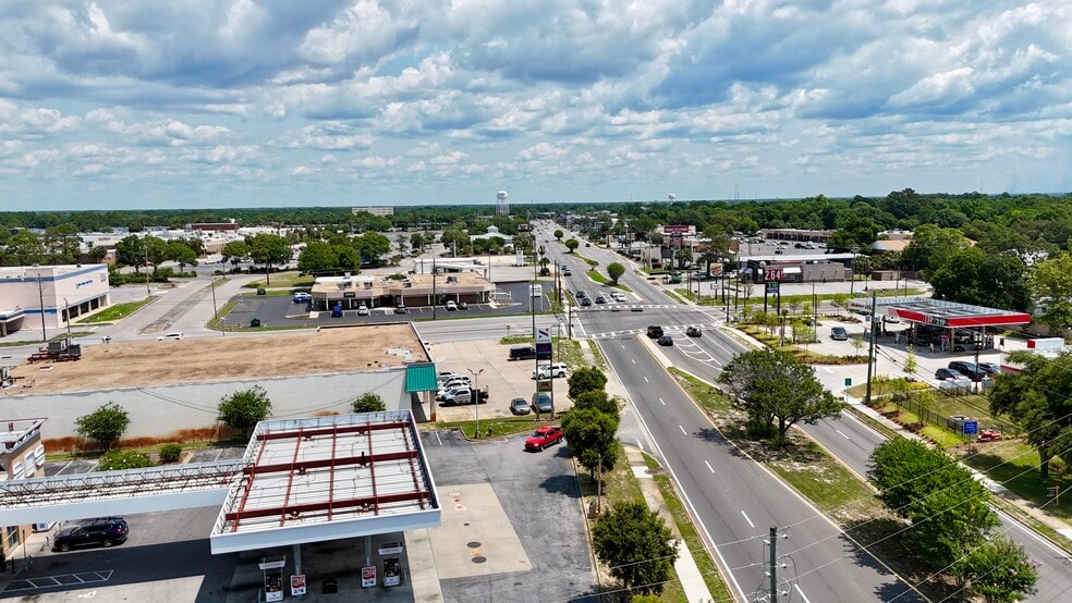 180 Mary Esther Blvd, Mary Esther, FL for sale - Building Photo - Image 3 of 12