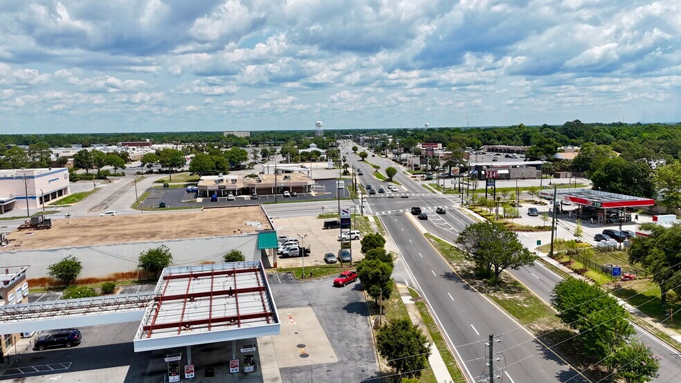 180 Mary Esther Blvd, Mary Esther, FL à vendre - Photo du bâtiment - Image 3 de 12