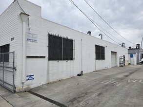 3018 Carmel St, Los Angeles, CA for lease Interior Photo- Image 2 of 5