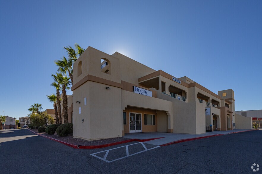 2575 S Cimarron Rd, Las Vegas, NV à vendre - Photo principale - Image 1 de 23