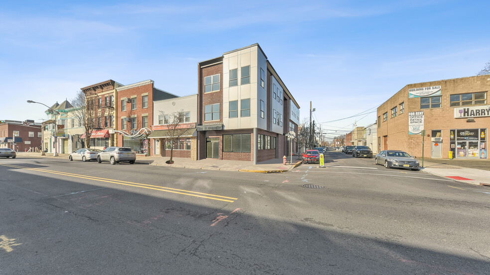 295 Broadway, Bayonne, NJ for sale - Building Photo - Image 1 of 1