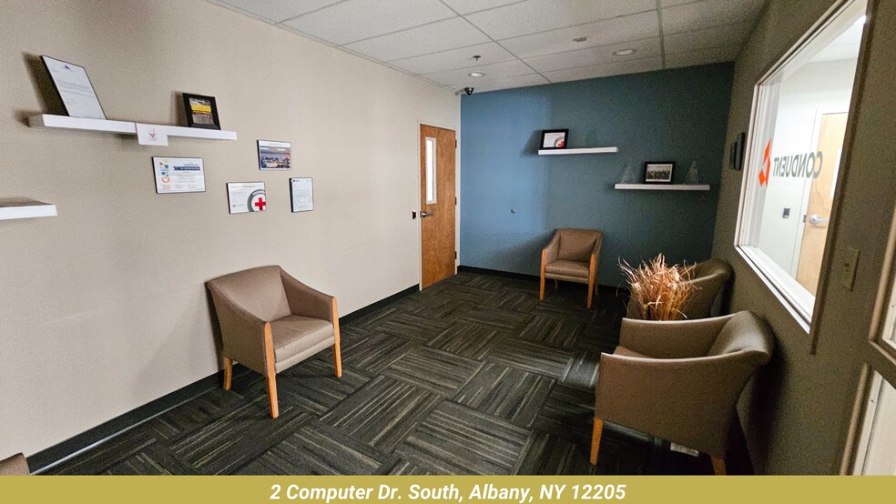 2 Computer Dr S, Albany, NY à louer - Photo du bâtiment - Image 3 de 11