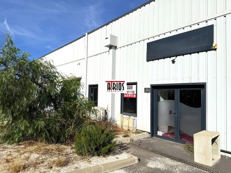 Office in Cuers for sale - Building Photo - Image 1 of 14
