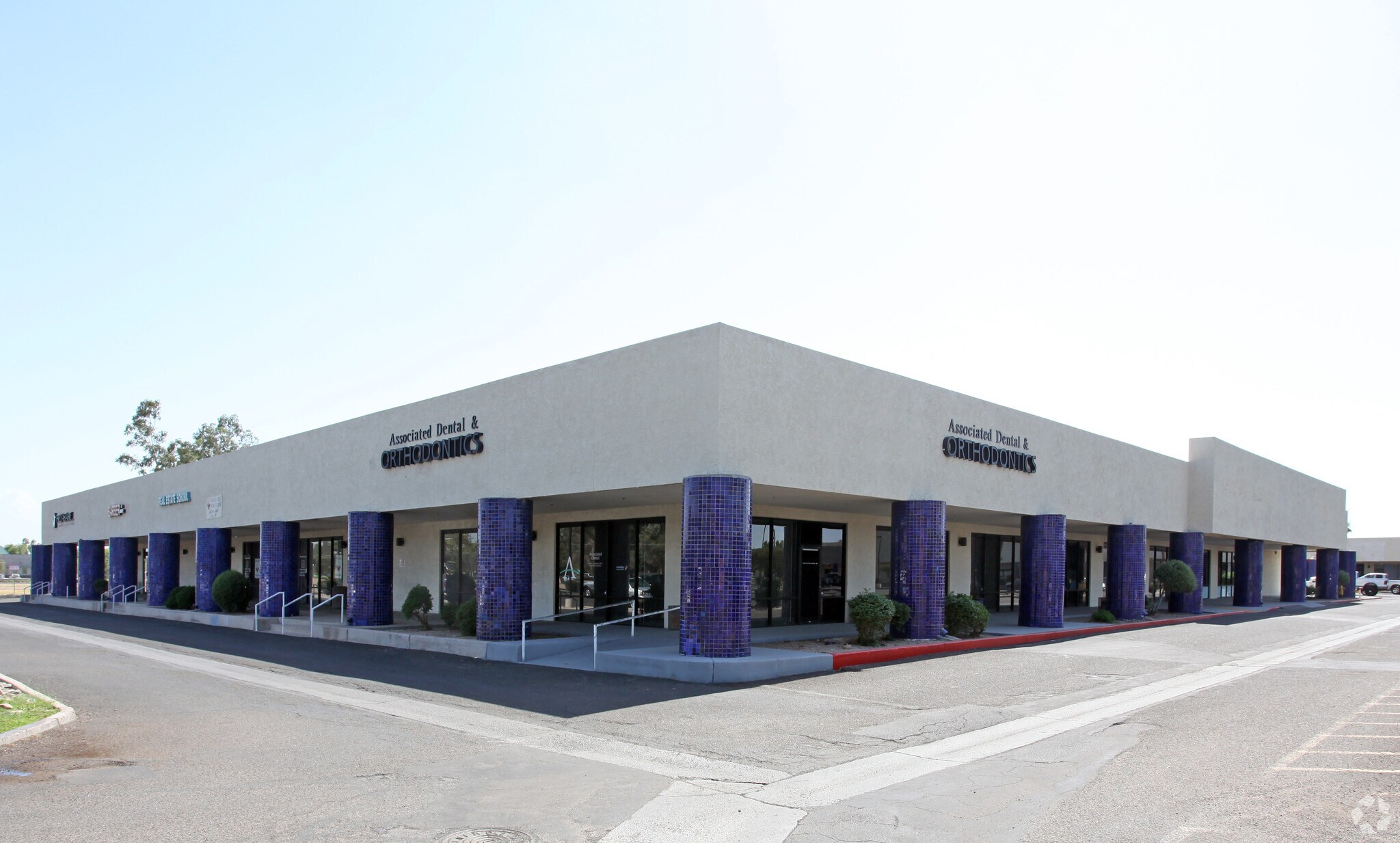 5905-5951 W Bell Rd, Glendale, AZ à louer Photo du bâtiment- Image 1 de 14