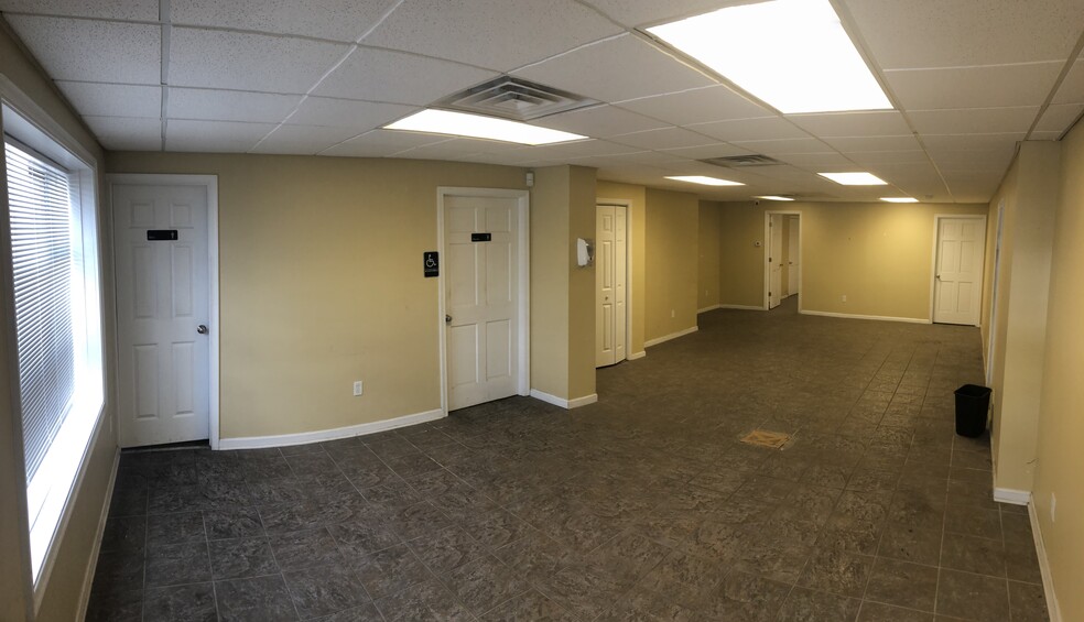 600 Jefferson St, Palmyra, NJ for lease - Interior Photo - Image 2 of 4