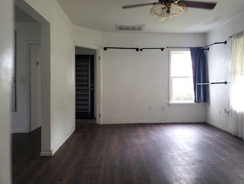 187 Avenue D NW, Winter Haven, FL for lease - Building Photo - Image 3 of 4