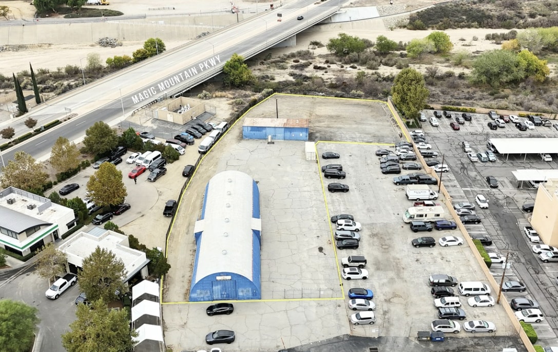 26011 Bouquet Canyon Rd, Santa Clarita, CA for lease Primary Photo- Image 1 of 13