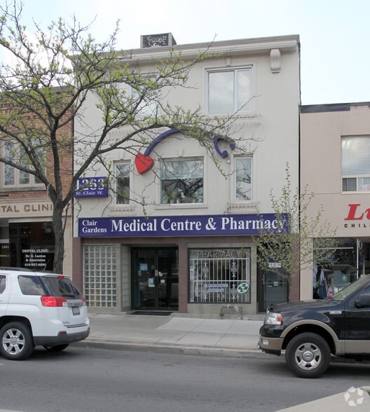 1263 St Clair Ave W, Toronto, ON à louer - Photo du bâtiment - Image 2 de 11