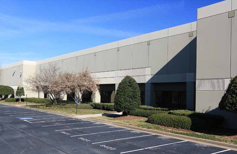 680 Satellite Blvd NW, Suwanee, GA à louer - Photo du bâtiment - Image 2 de 6