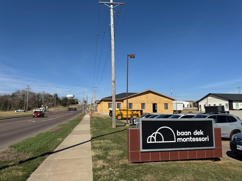 7530 Grand Arbor Ct, Sioux Falls, SD à louer - Photo du bâtiment - Image 2 de 6