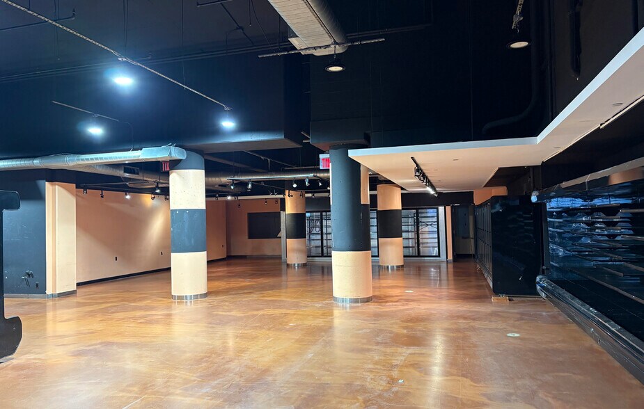 554 W 54th St, New York, NY à louer - Photo du bâtiment - Image 3 de 30