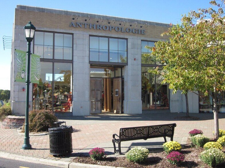 441 Chestnut Ridge Rd, Woodcliff Lake, NJ à louer - Photo du bâtiment - Image 2 de 7