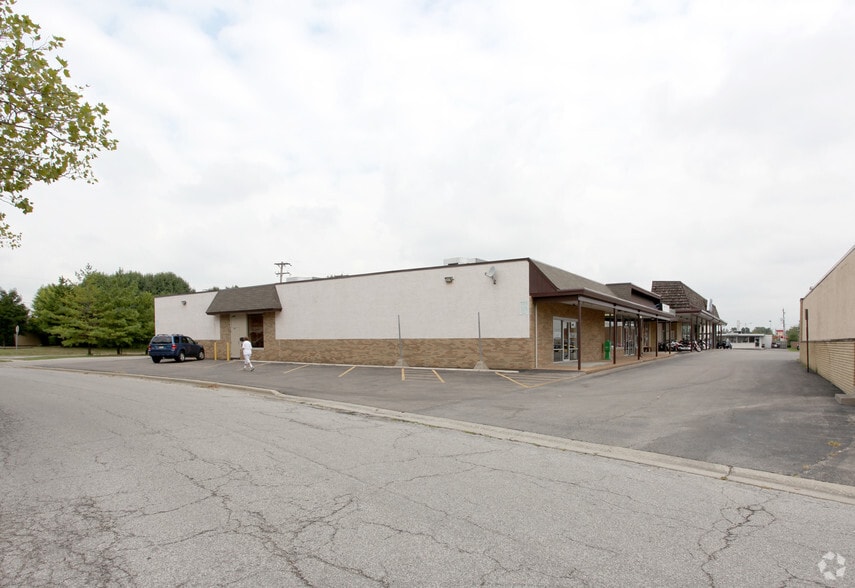 4063-4099 Hoover Rd, Grove City, OH for lease - Building Photo - Image 3 of 8