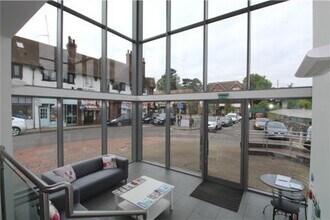 Station Appr, West Byfleet for lease Interior Photo- Image 1 of 5