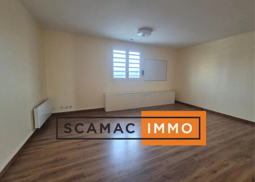 Industrial in Saint-Witz for lease - Interior Photo - Image 2 of 20