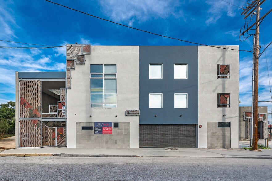 2256 Barry Ave, Los Angeles, CA à louer - Photo du bâtiment - Image 2 de 33