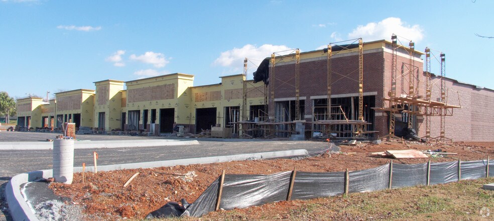 11124 Kingston Pike, Knoxville, TN à louer - Photo du bâtiment - Image 3 de 29