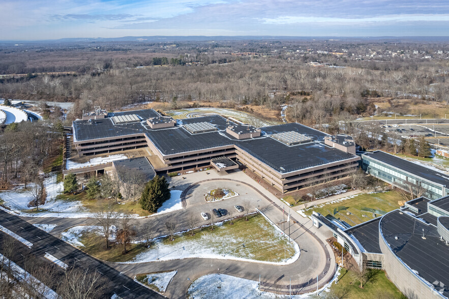 900 US Highway 202/206, Bedminster, NJ for lease - Primary Photo - Image 1 of 6