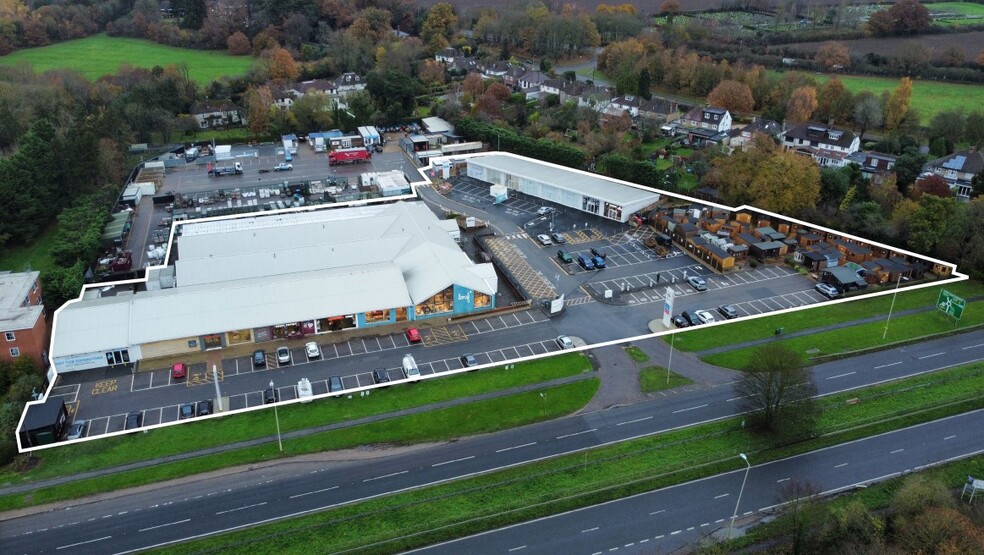 Albert Bygrave Retail Park portfolio of 3 properties for sale on LoopNet.ca - Building Photo - Image 1 of 5