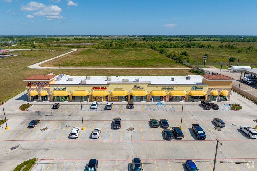 6500 7th St, Bay City, TX for lease - Primary Photo - Image 1 of 7