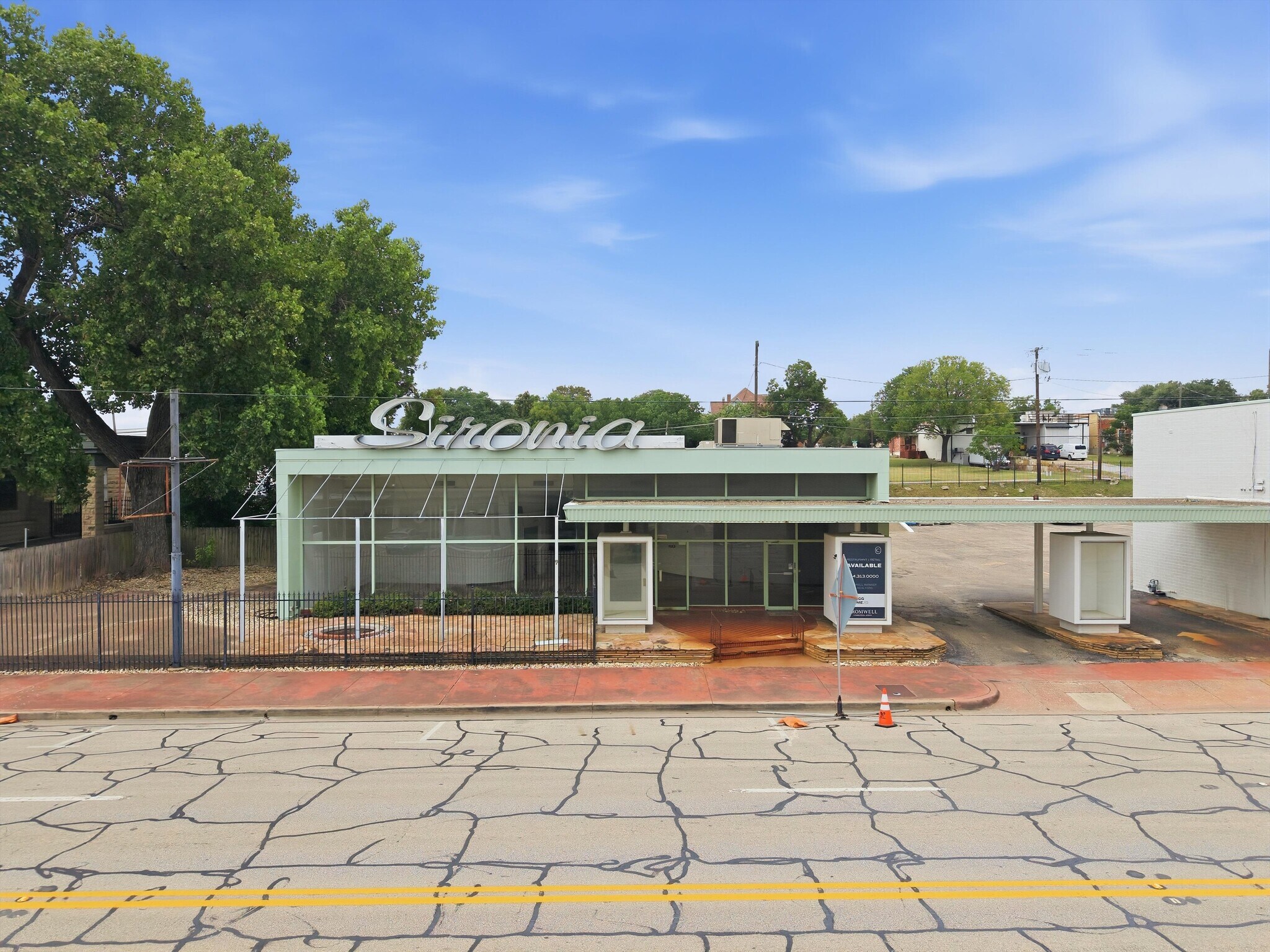 1509 Austin Ave, Waco, TX for lease Building Photo- Image 1 of 6