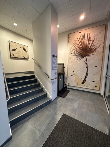 2341 Eastlake Ave E, Seattle, WA à louer - Photo du bâtiment - Image 3 de 7