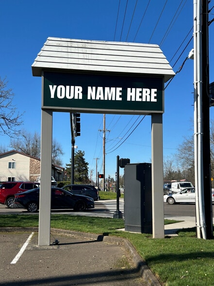 1842 Molalla Ave, Oregon City, OR for lease - Building Photo - Image 2 of 4