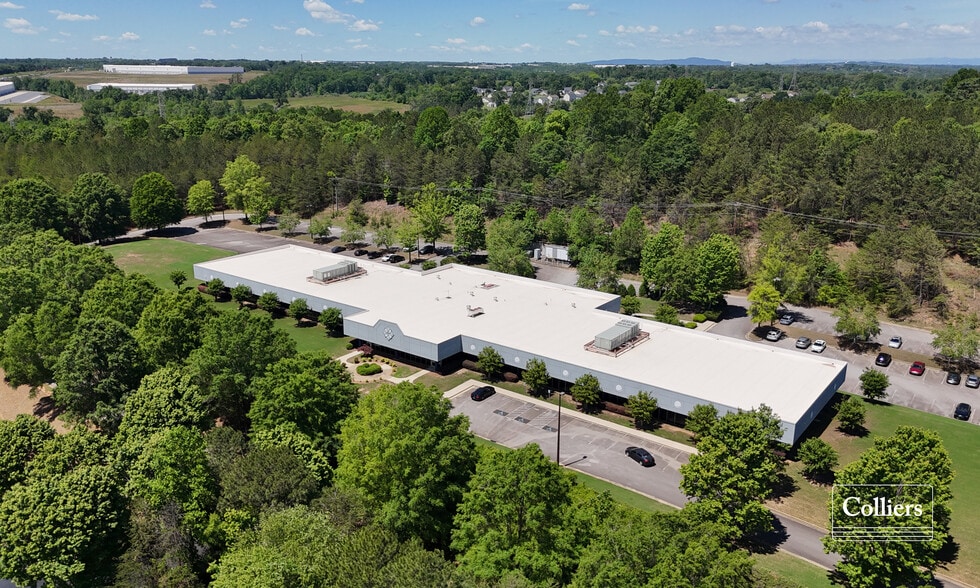 310 Inglesby Land and Office Building portfolio of 2 properties for sale on LoopNet.ca - Building Photo - Image 2 of 7