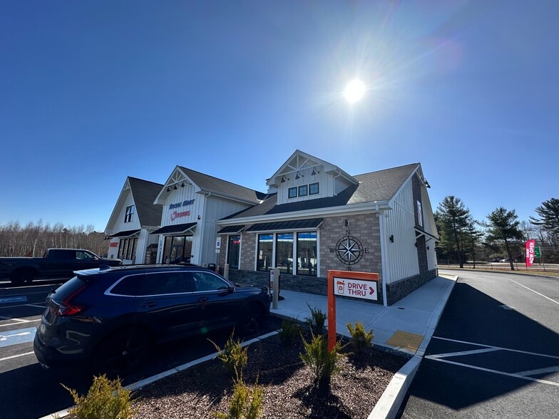 34-38 Padelford St, Berkley, MA for lease - Building Photo - Image 1 of 8