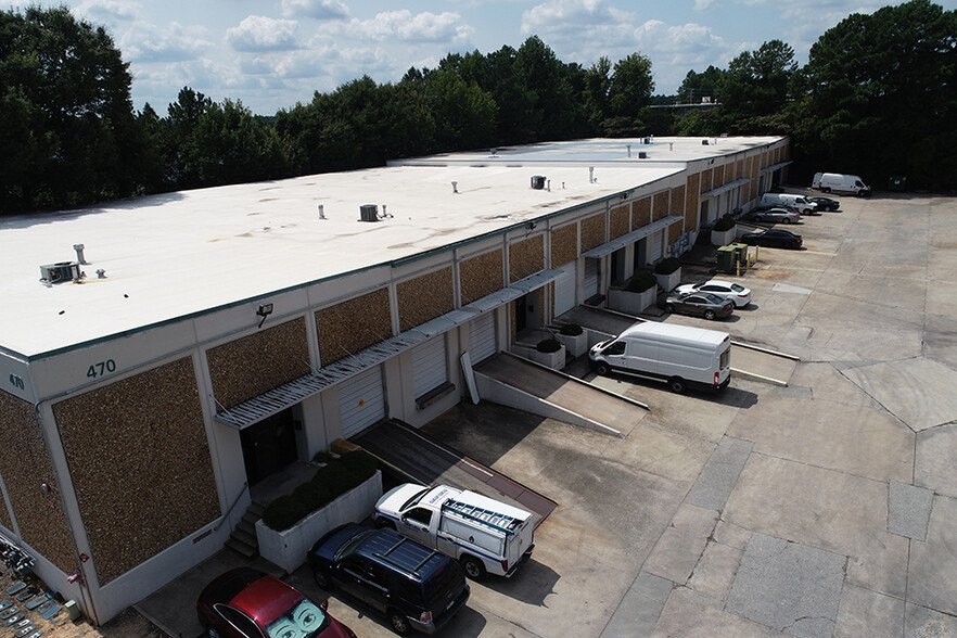 470 Plaza Dr, College Park, GA for lease - Building Photo - Image 1 of 4