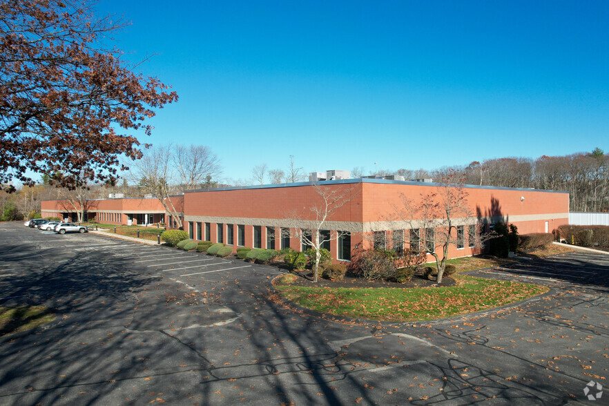 300 Willow St, North Andover, MA for lease - Building Photo - Image 1 of 3