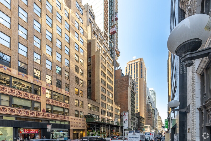 54 W 39th St, New York, NY for lease - Building Photo - Image 2 of 5