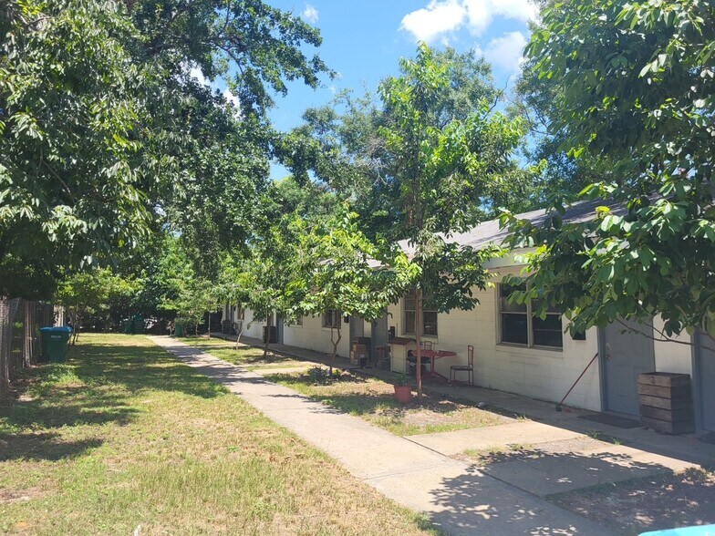 11 Rental units in Gulfport - 43rd Ave portefeuille de 2 propriétés à vendre sur LoopNet.ca - Photo du bâtiment - Image 3 de 3