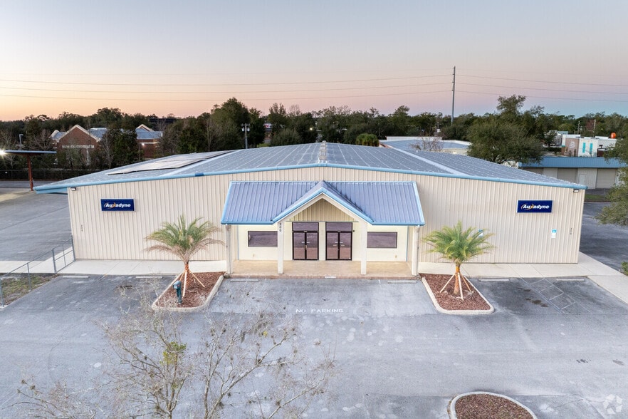 200 NE Commercial Cir, Keystone Heights, FL for sale - Primary Photo - Image 1 of 11