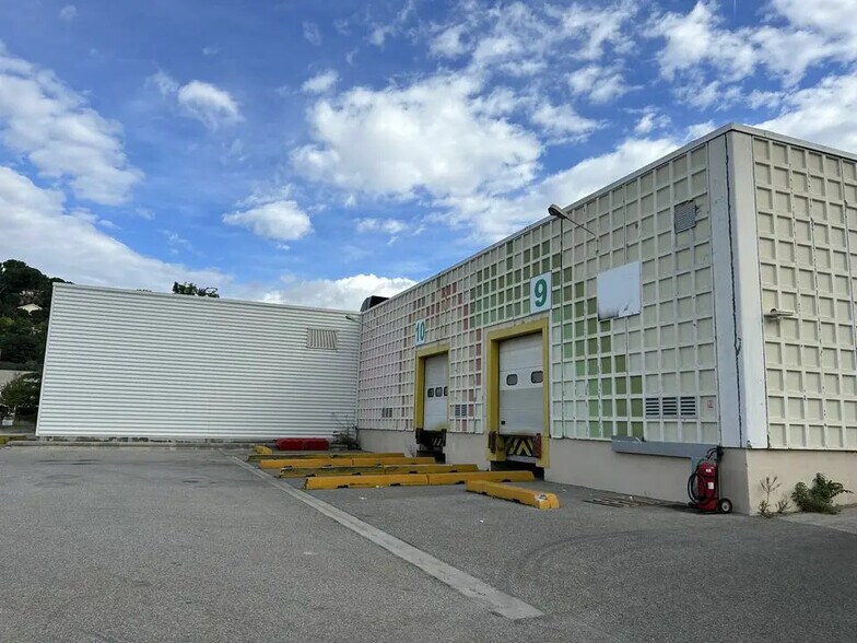 Industrial in Aubagne for lease - Building Photo - Image 3 of 5