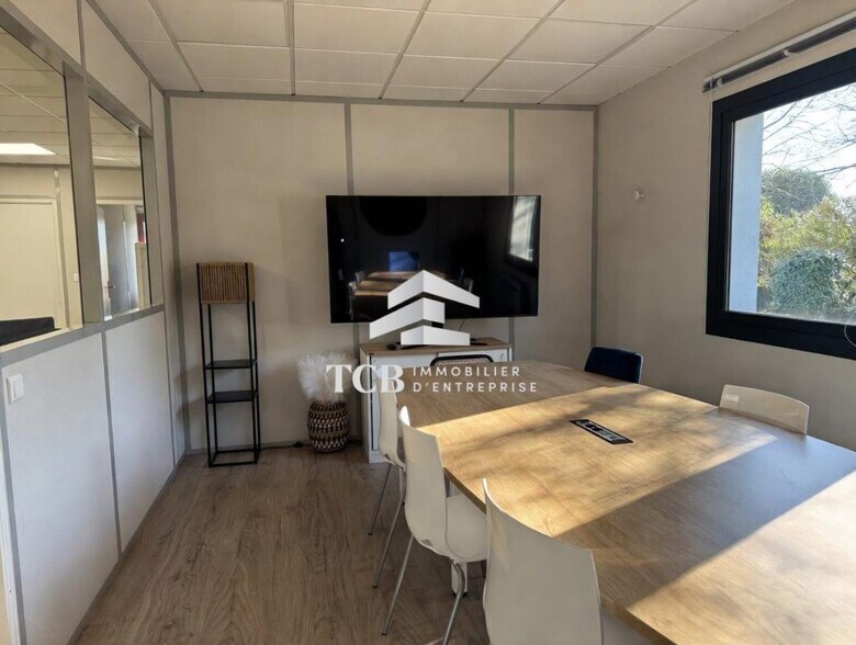 Bureau dans La Chapelle-sur-Erdre à louer - Photo du bâtiment - Image 2 de 6