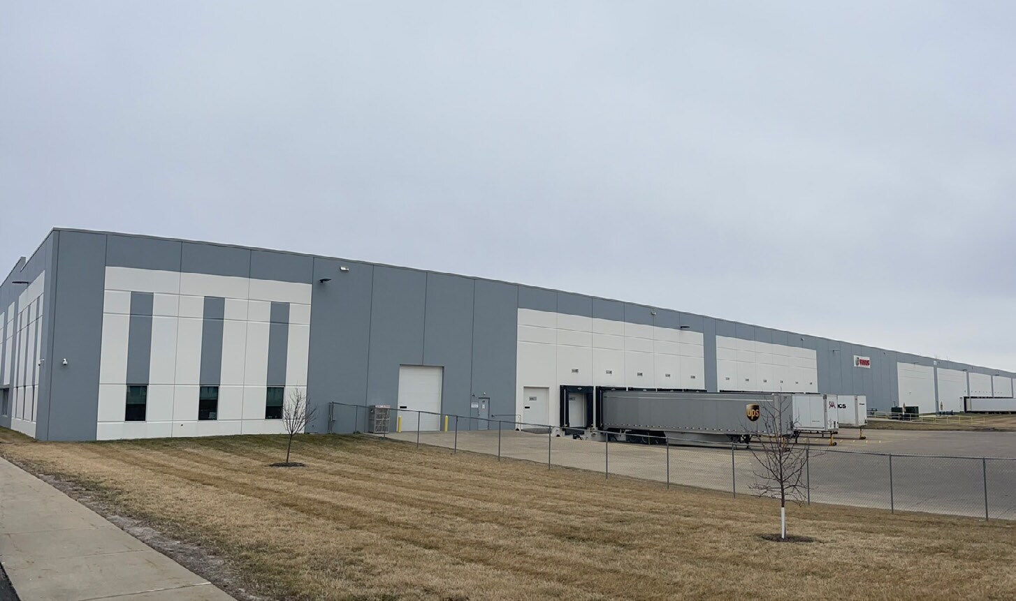 370 Festal Pl NW, Owatonna, MN à louer Photo du bâtiment- Image 1 de 4