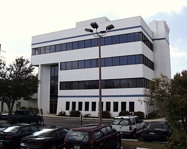 4733 SW 32nd Ave, Fort Lauderdale, FL for lease - Building Photo - Image 2 of 4