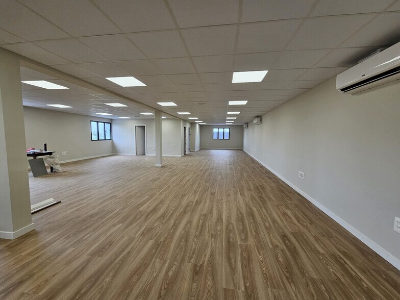 Calle Rey Pastor, 40, Leganés, Madrid for lease - Building Photo - Image 2 of 17