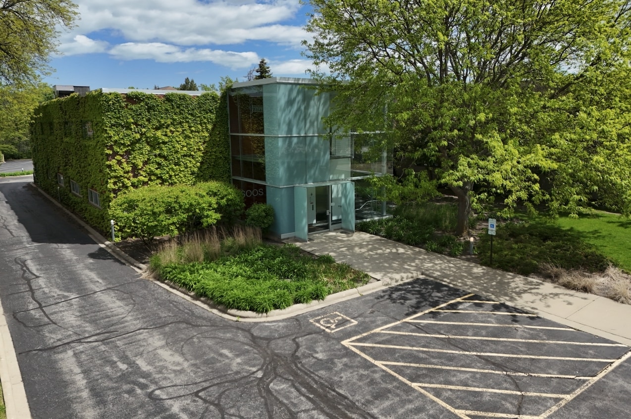 105 Schelter Rd, Lincolnshire, IL for lease Building Photo- Image 1 of 3