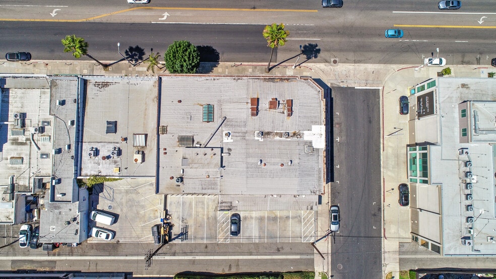 8330-8338 Beverly Blvd, Los Angeles, CA for lease - Building Photo - Image 2 of 4