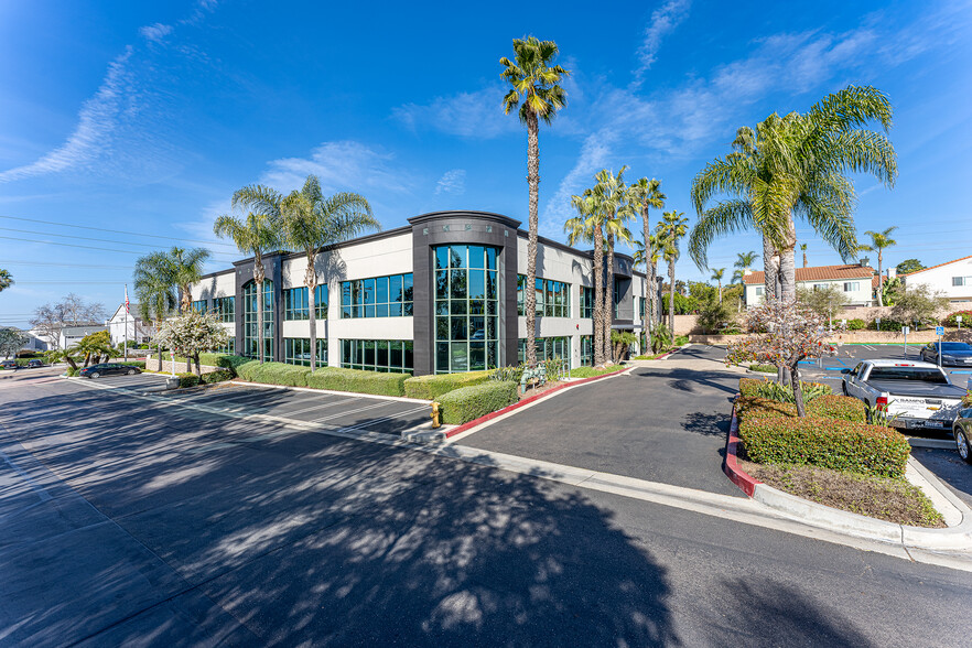 171 Saxony Rd, Encinitas, CA for lease - Building Photo - Image 1 of 9