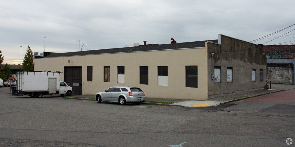 2302 A St, Tacoma, WA à louer - Photo du bâtiment - Image 2 de 2