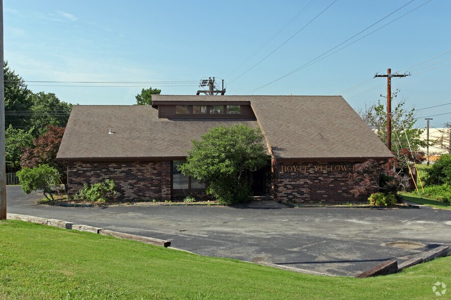 5746 E Skelly Dr, Tulsa, OK à louer - Photo du bâtiment - Image 3 de 3