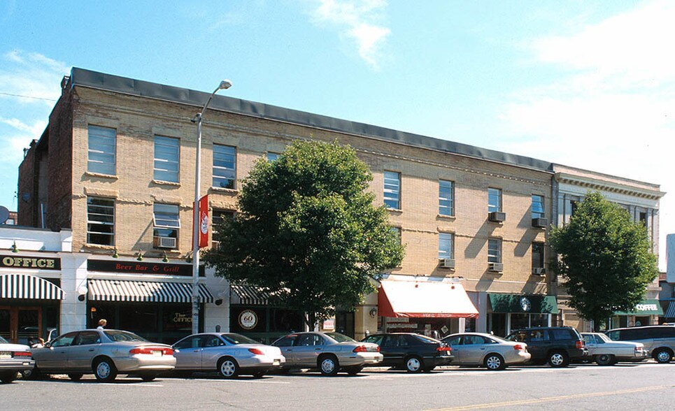 57 Union Pl, Summit, NJ à louer - Photo principale - Image 1 de 4